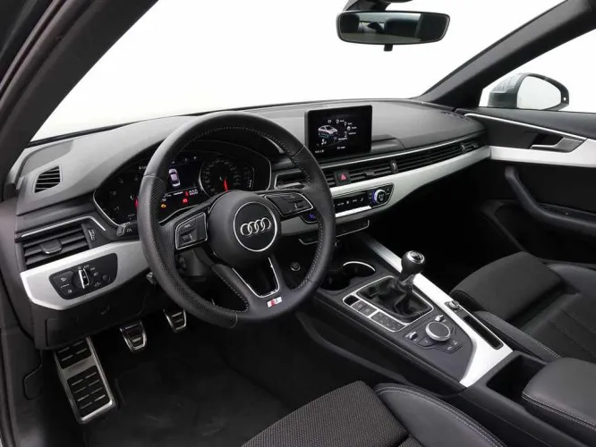 Audi A4 2.0 TDi 190 S-Line + GPS + LED Lights + Adaptiv Crui Image 8